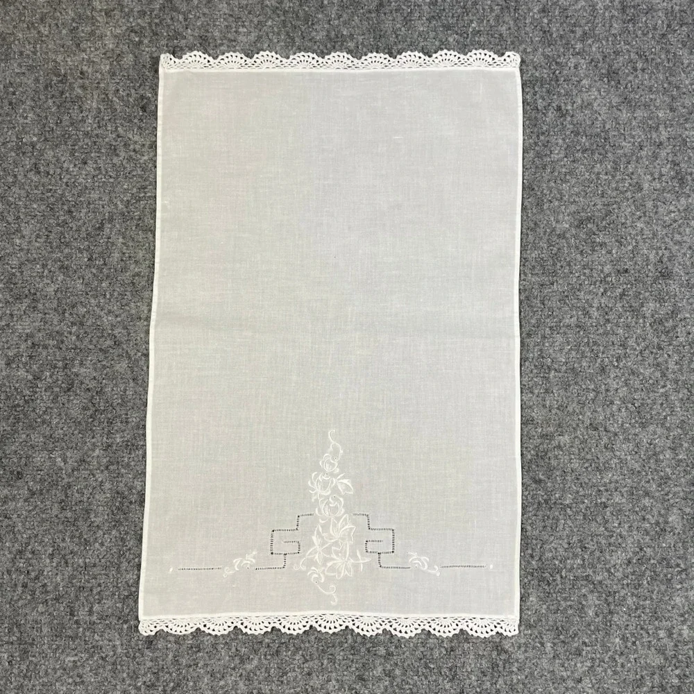 Antique 2 pc Guest Towel White Floral Embroidered Linen Vintage Crochet Set of 2